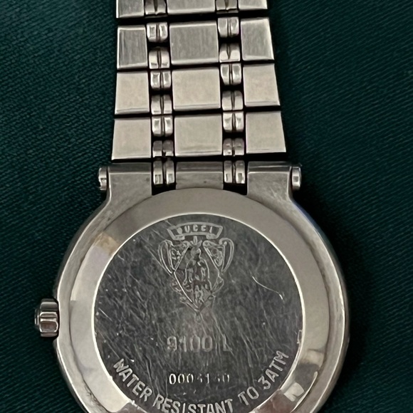 Authentic Gucci 9000 series Watch - Picture 9 of 9